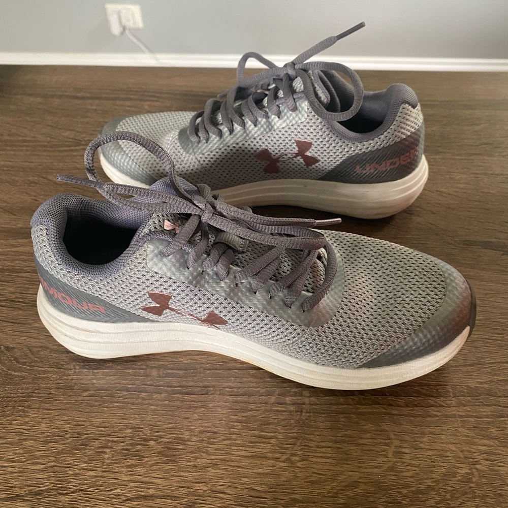 Under Armour size 3.5 Youth shoes!
